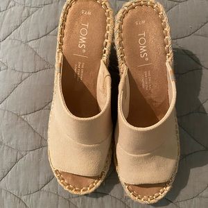 Toms Monica Mule